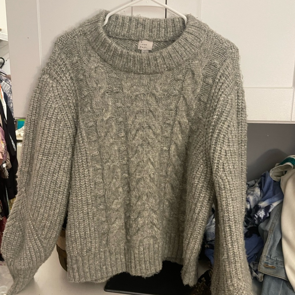 Grey sweater round neck